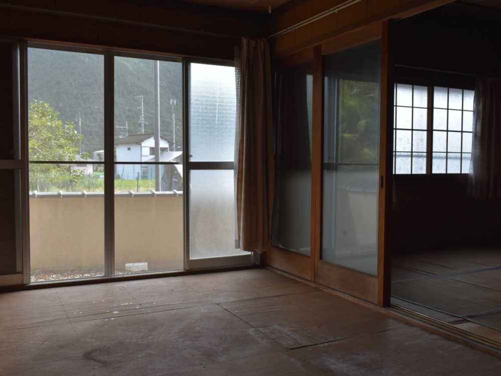家の前は建物がなく視界が広がります。